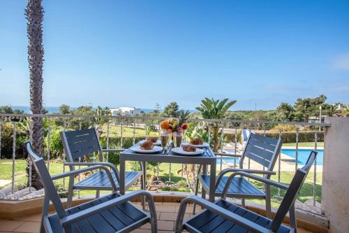 Caramujeira Apartment | 10 marinha - 2 Bed Apt at Praia da marinha