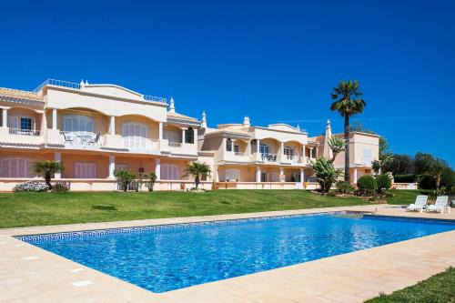 Caramujeira Apartment | 11 marinha - Two Bedroom Apt at Praia do Marinha