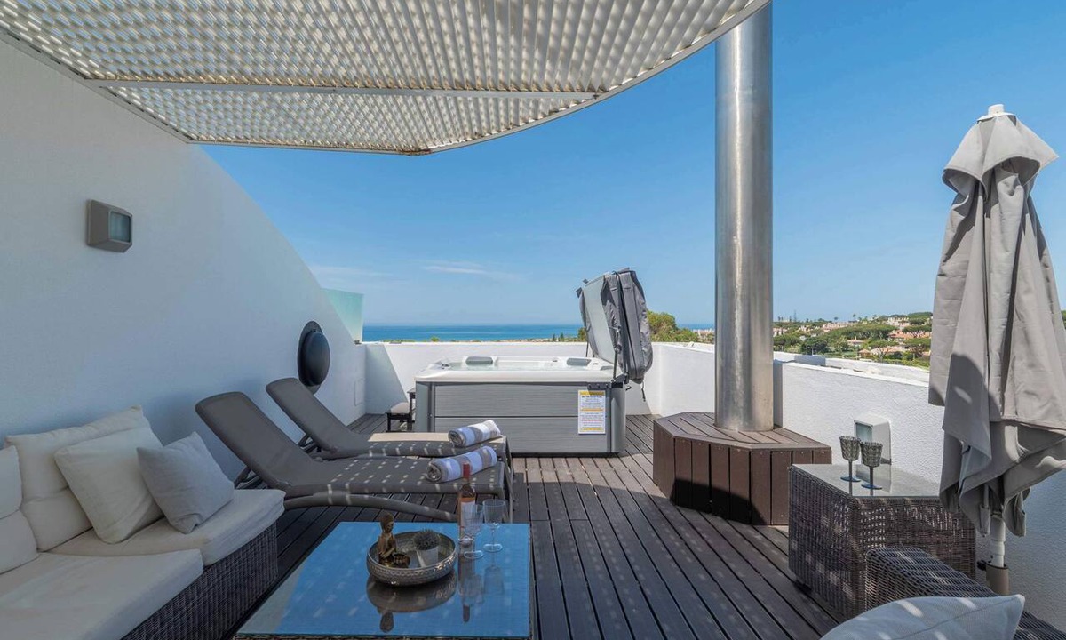Vale do Garrao Apartment | 2-Bedroom Apartment with Stunning Sea Views in Vale do Lobo/Dounas Douradas