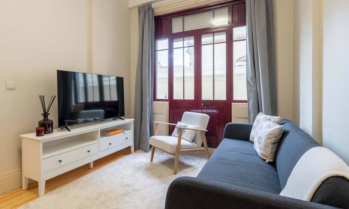 Bonfim Apartment | 2 Modern & Cozy Flat with Workspace by HostWise