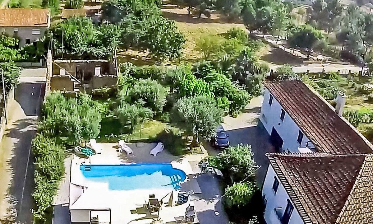 Tabua Apartment | 2-Zimmer-Wohnung beheizter Pool by Interhome