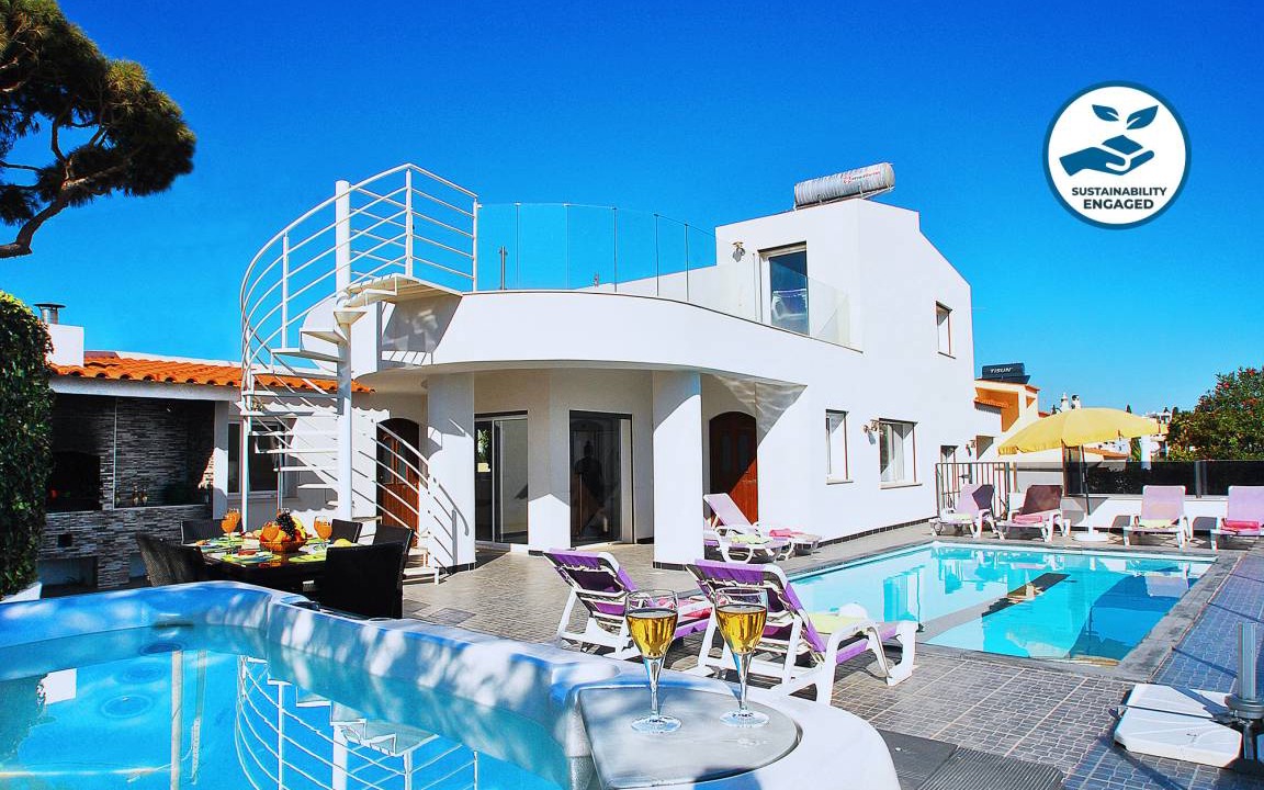 Albufeira Villa | 200 m² Villa ∙ 4 bedrooms ∙ 10 guests