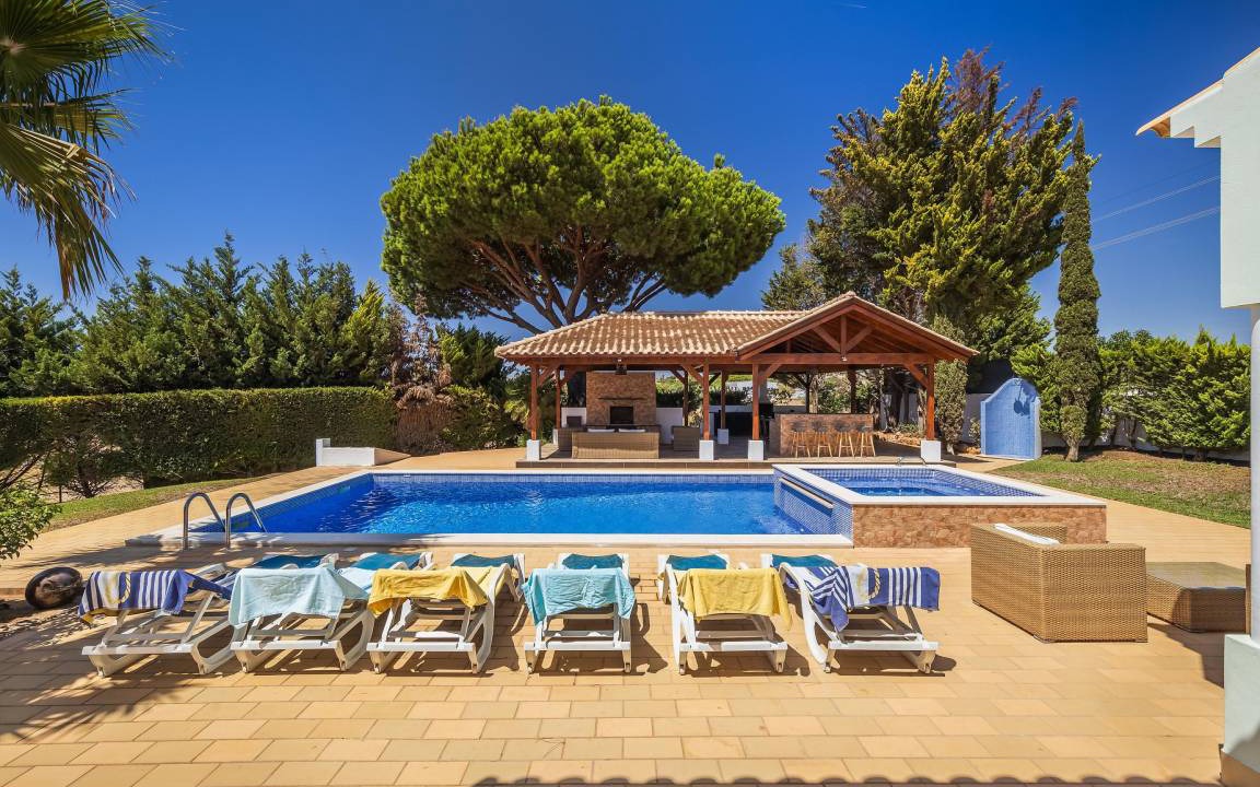 Mosqueira Villa | 200 m² Villa ∙ 4 bedrooms ∙ 10 guests