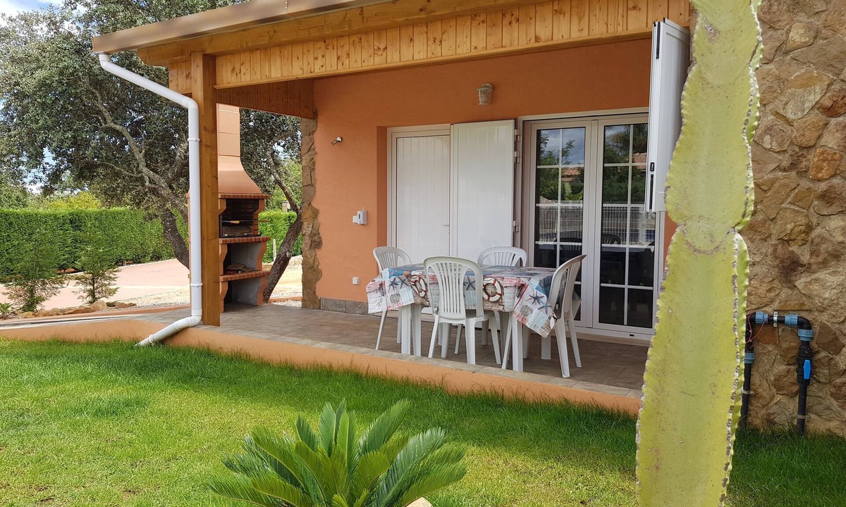 Alpouvar House | 2022 OFFER - VILLA AMENDOEIRA - 4 PEOPLE
