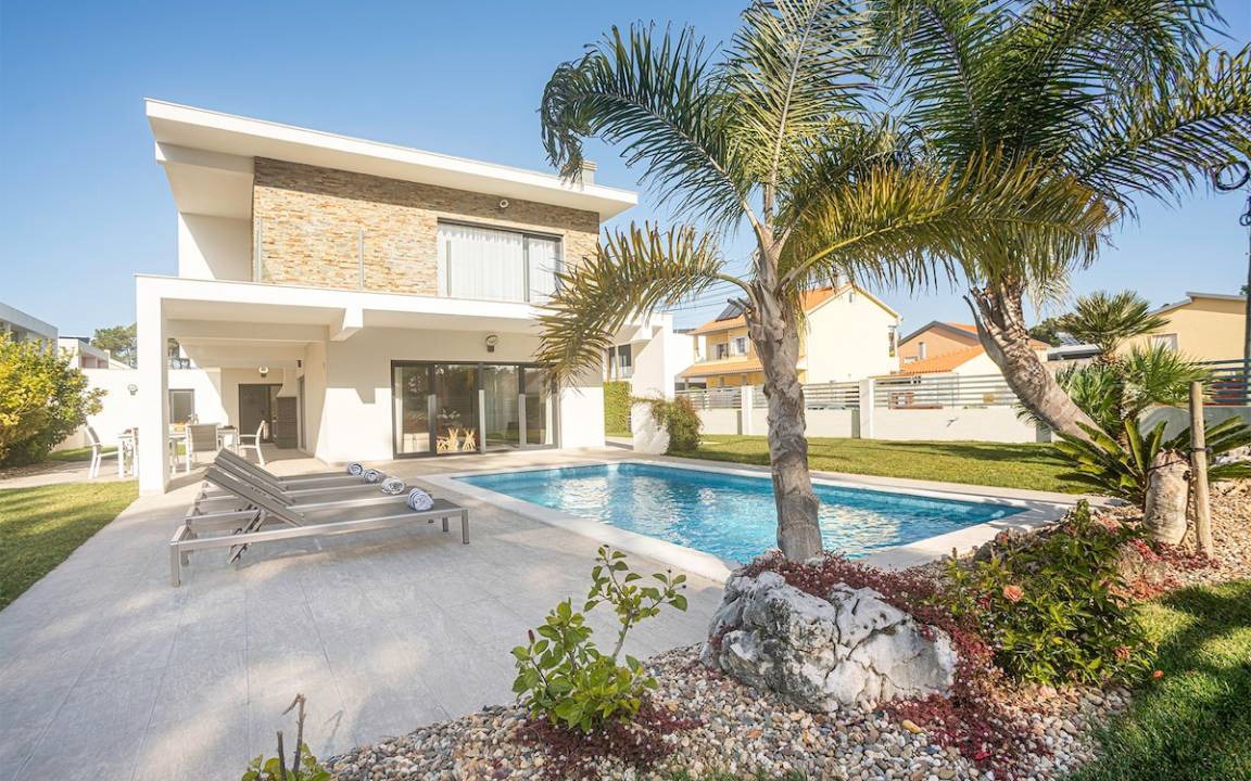 Charneca de Caparica e Sobreda Villa | 220 m² Villa ∙ 4 bedrooms ∙ 8 guests