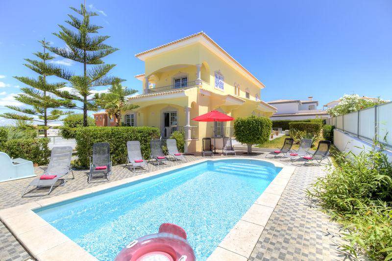 Parchal House | 250 m² House ∙ 6 bedrooms ∙ 12 guests