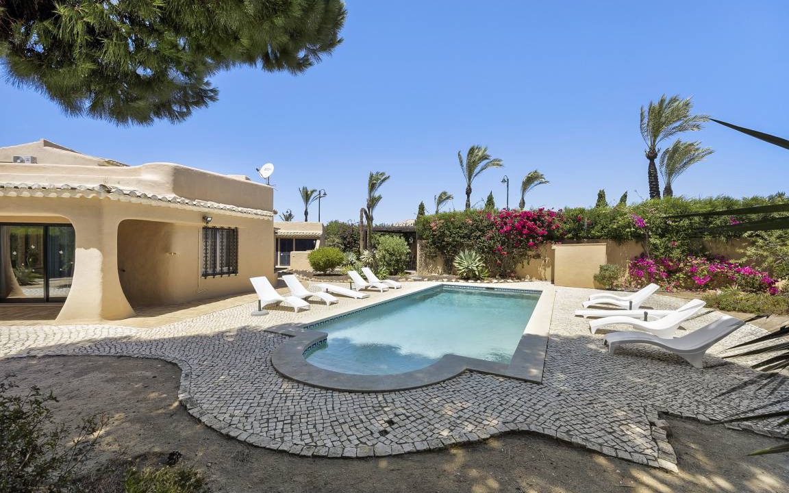 Porto de Mos Villa | 252 m² Villa ∙ 4 bedrooms ∙ 8 guests