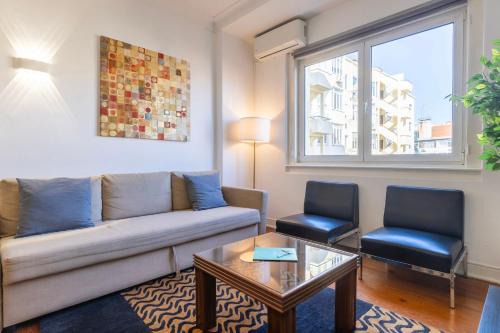 Santo Antonio Apartment | 2BDR Apt with Full Kitchen on Avenida da Liberdade