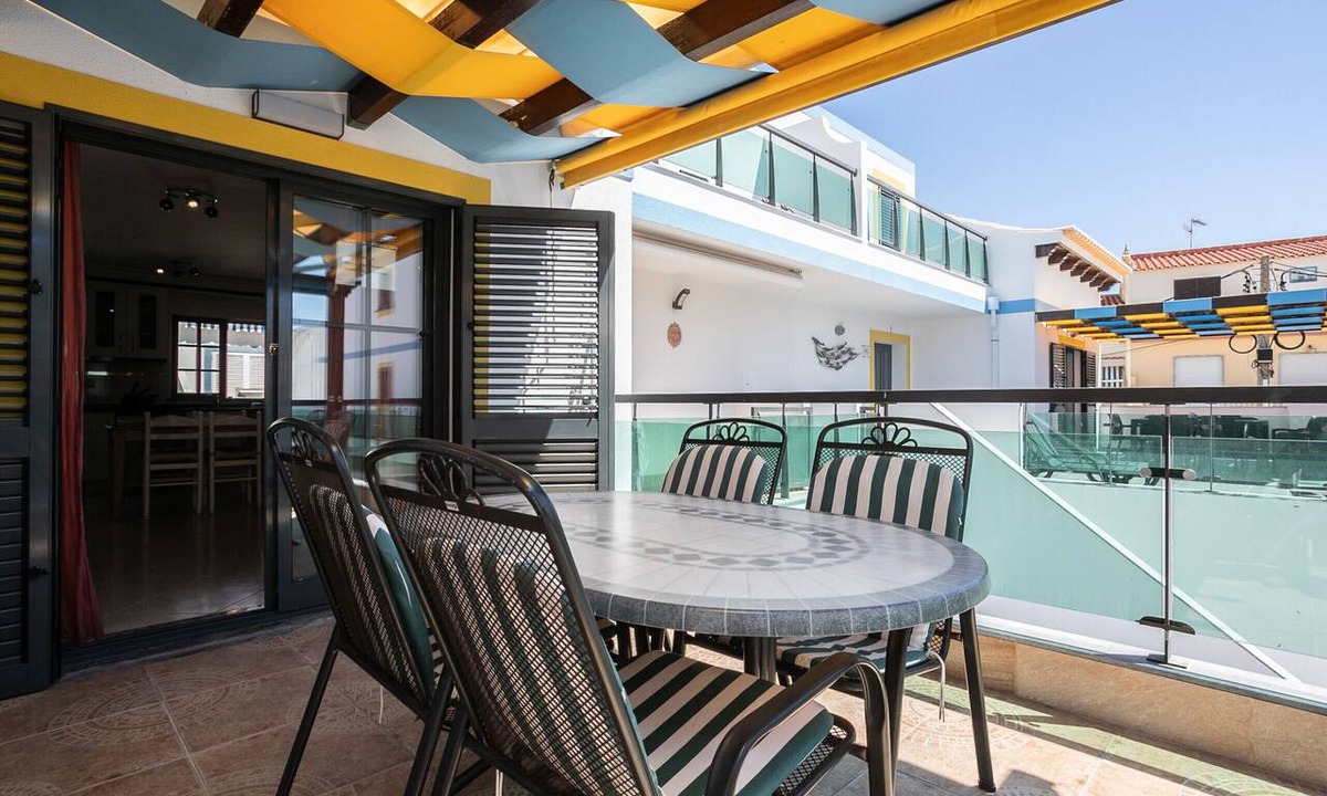 Manta Rota Apartment | 3-Bedroom Duplex in Manta Rota | 5 mins from the beach, with a swimming pool and private parking by AlgarveManta (6T3)