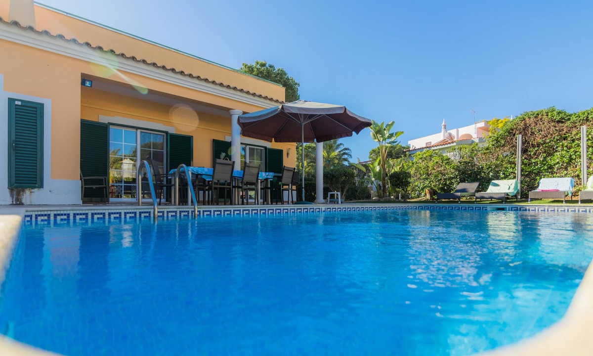 Almancil Villa | 4 Bed Villa GONDRIGO - Quinta do Lago