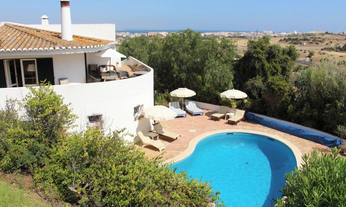 Funchal Villa | 4 Bedroom Country Villa located between Lagos & Praia da Luz, Portugal