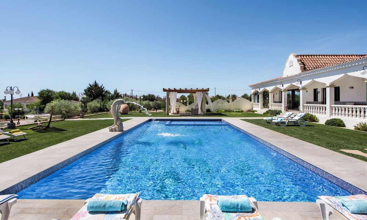 Cerro do Ouro Villa | 4 Bedroom Villa Private Heated Pool+Jacuzzi(both heated on request extra cost)