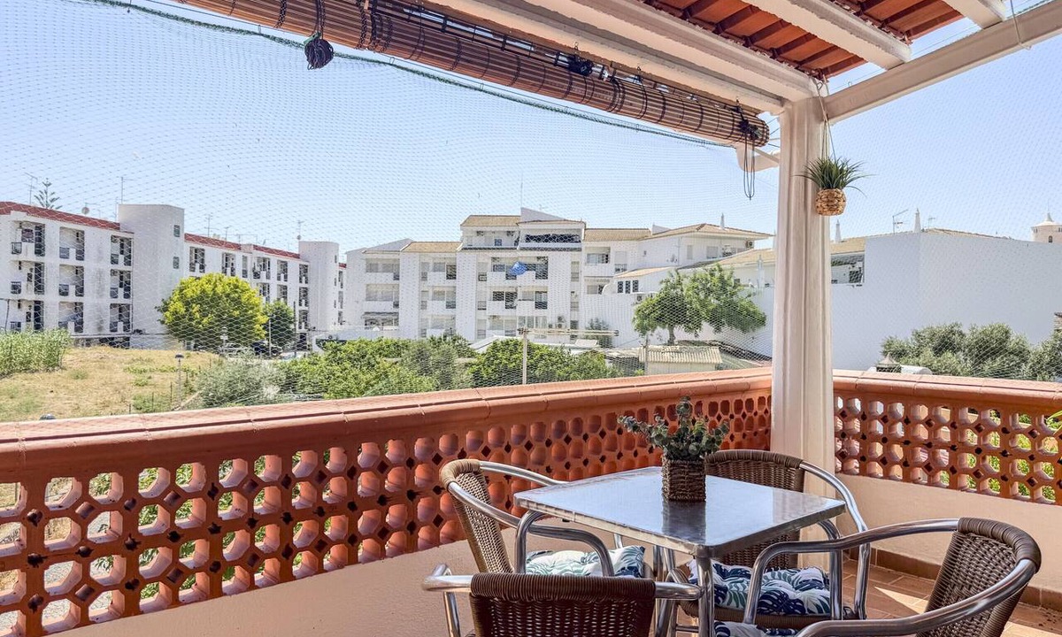 Olhos D'Agua Apartment | #411 Sunny 1-Bedroom Apartment Near the Beach