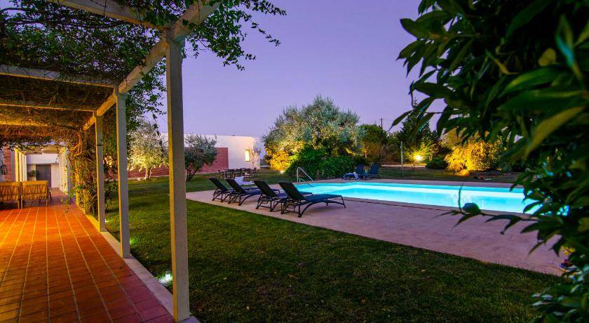 Carvalhal House | 450 m² House ∙ 3 bedrooms ∙ 11 guests
