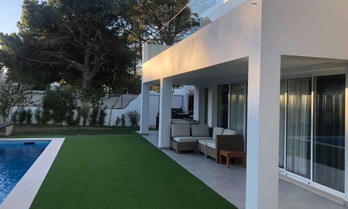 Almancil House | 5 bedroom villa walking distance of the beach