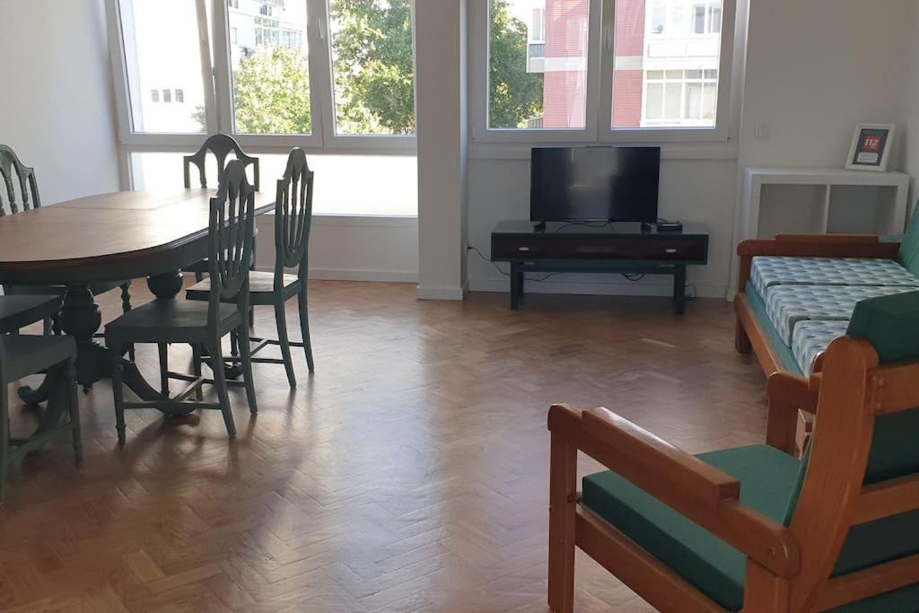 Lumiar Apartment | 5min walk Subway & 10min drive Airport & Self check-in