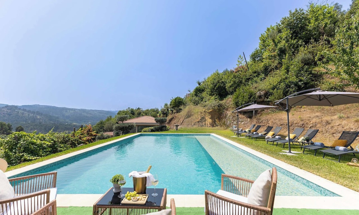 Rossas House | 7 Suites & Pool, Geres Gateway - Portugal Active