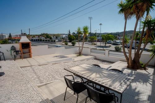 Nazare Villa | 8 Rodrigues Family House - Villa with patio