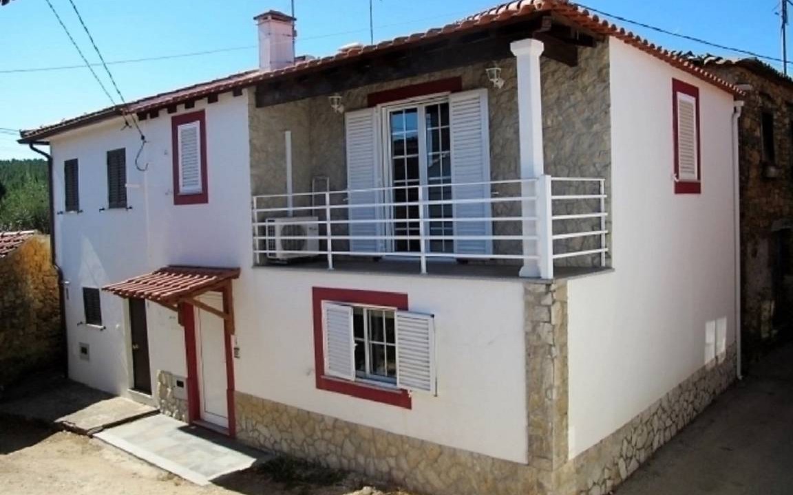 Pedrogao Grande House | 94 m² House ∙ 1 bedroom ∙ 4 guests