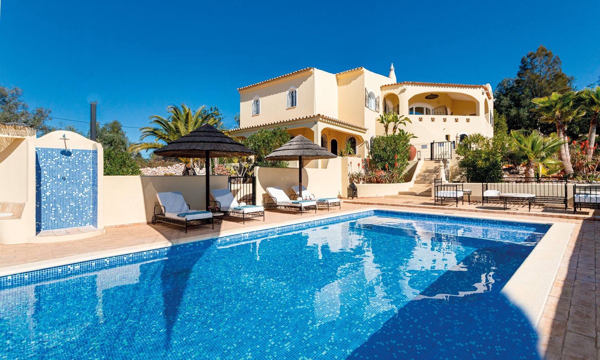 Goldra Villa | A perfect home in the right location, with a unique and distinctive setting