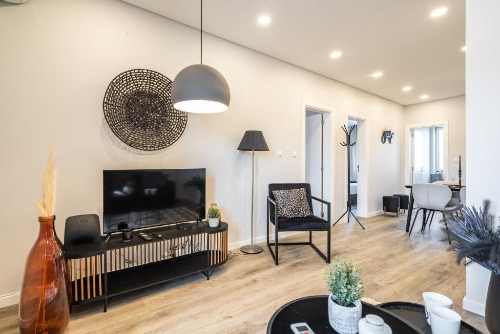 Santo Condestavel Apartment | Akicity Ourique Grey