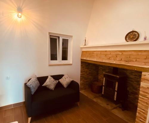 Comenda House | AL BIONDI Alentejo Cosy House for 2 with Kitchen and Patio