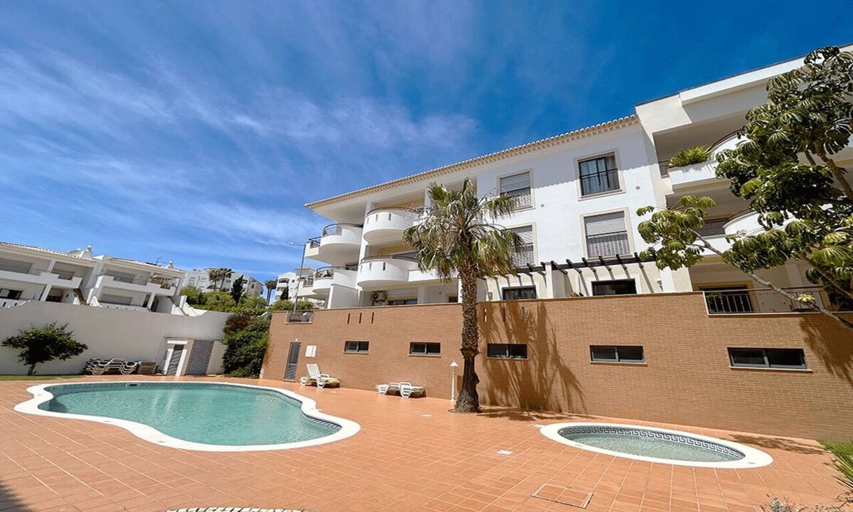 Telheiro Apartment | AlbaSul - Spacious 1 bedroom apartment