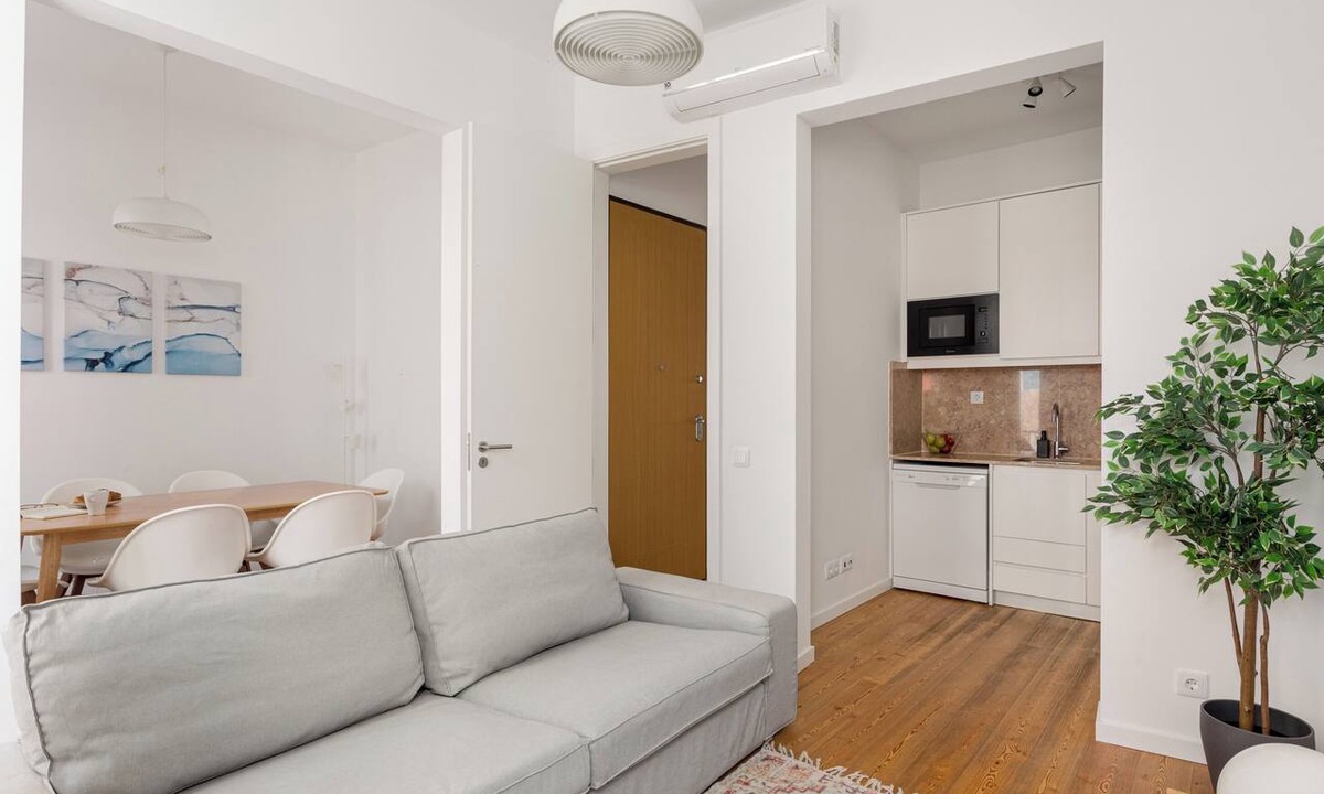 Santo Amaro Apartment | Alcântara 2BR | 2 Baths, Parking and LX Factory