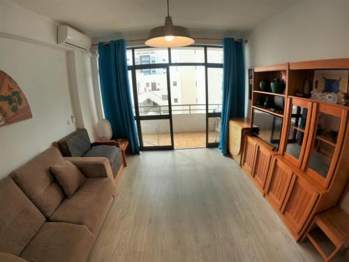 Cavacos Apartment | Algarve, modern T1 apartment with balcony, Quarteira