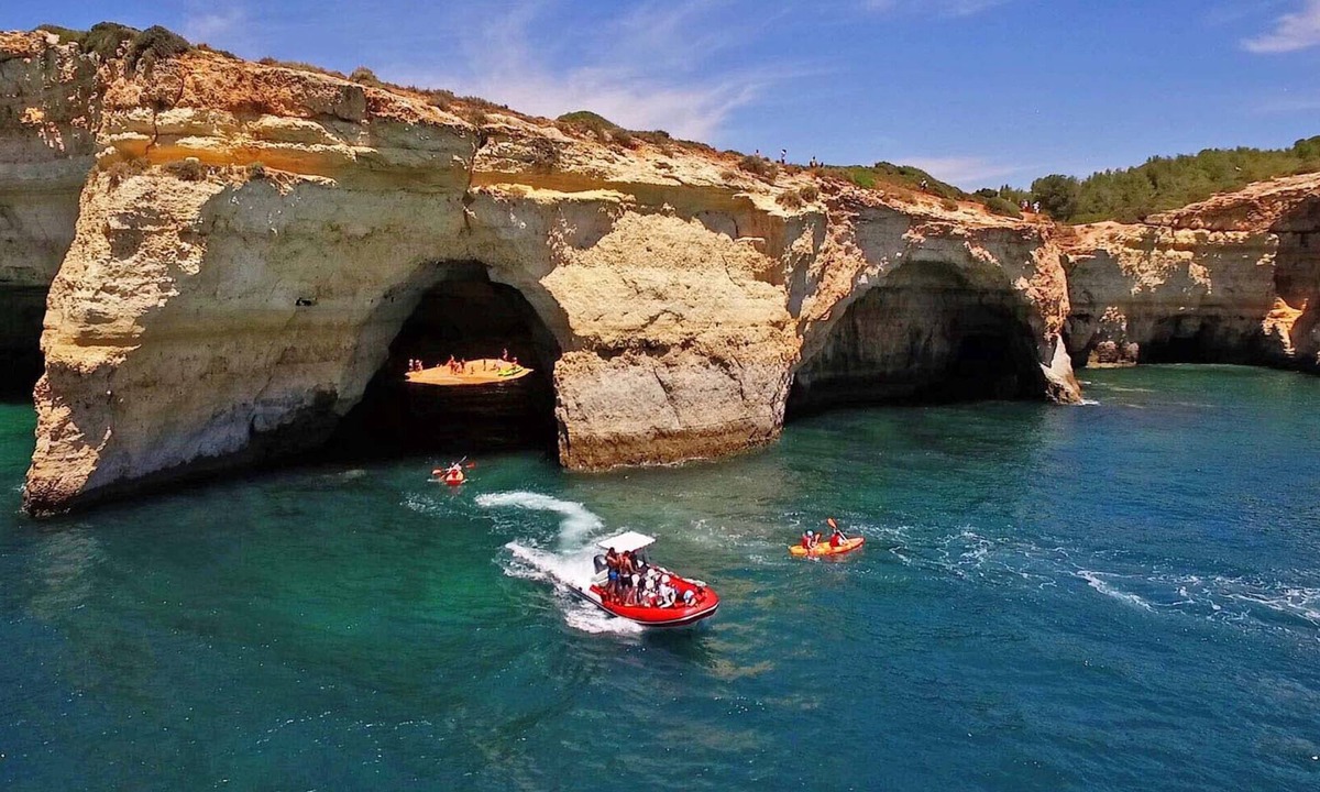 Montes de Alvor Villa | AMAZING VILLA , PRIVATE HEATABLE SWIMMING POOL,AC, WI-FI,5 MIN FROM THE BEACH