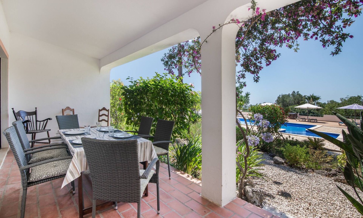 Silves Apartment | Apartment 'Two Bedroom 4' with Shared Pool, Wi-Fi and Air Conditioning