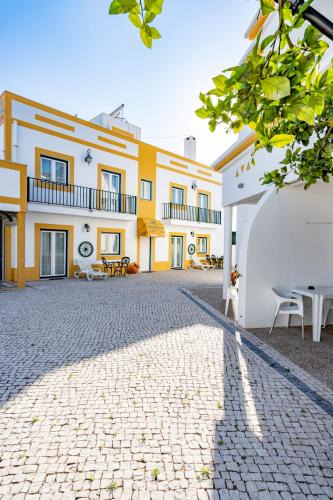 Vila Nova de Milfontes House | Apartamentos Pátio Victória by Umbral