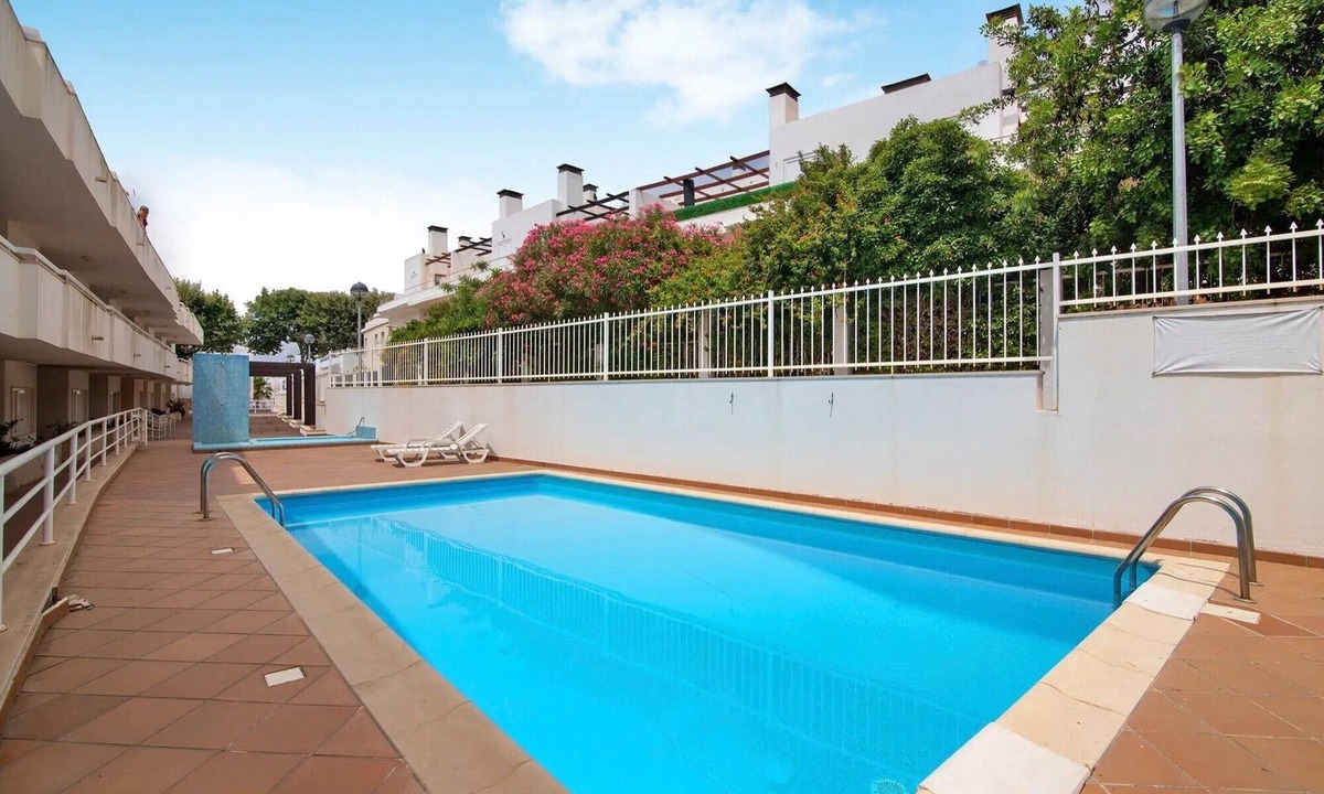 Santa Luzia Apartment | Apartment '1H Narciso' with Shared Pool, Wi-Fi and Air Conditioning