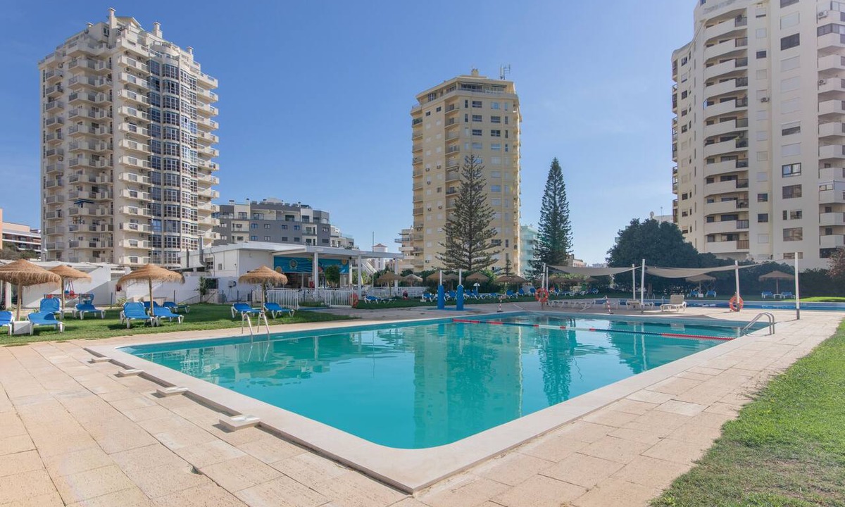 Armacao de Pera Apartment | Apartment 'Camões 12 Frente Mar' with Shared Pool and Balcony