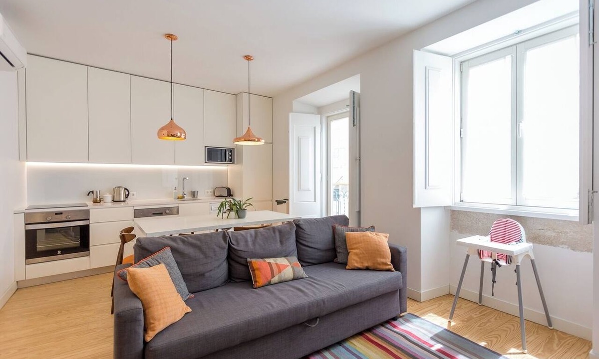 Santo Estevao Apartment | Apartment Downtown Lisbon 2 Bedrooms Balcony