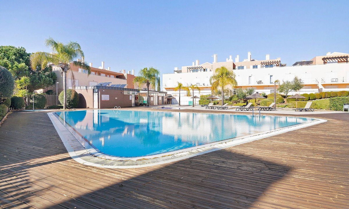 Conceicao e Cabanas de Tavira Apartment | Apartment 'Duplex - Cabanas Garden' with Shared Pool, Wi-Fi and Air Conditioning