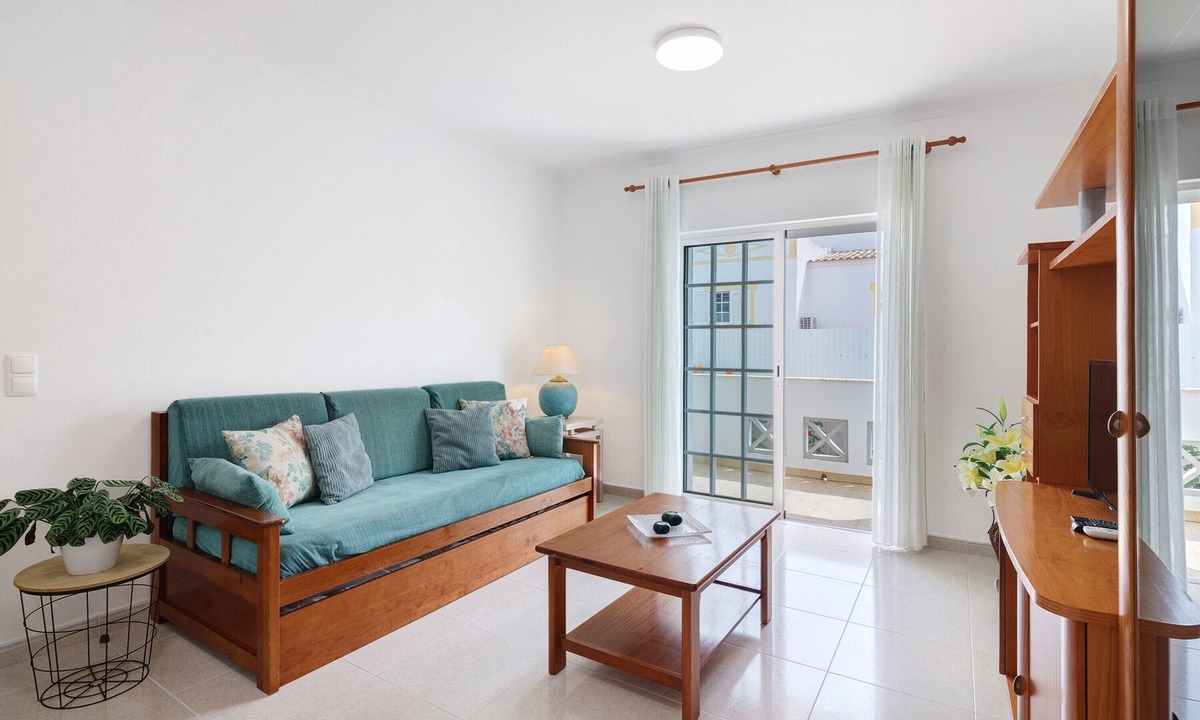 Vale de Carro Apartment | Apartment 'Galego A' with Shared Pool, Shared Garden and Wi-Fi