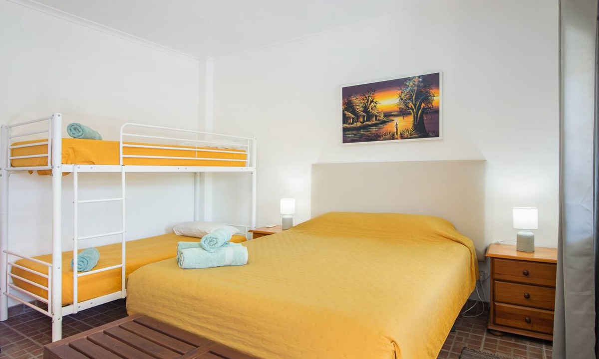 Corte do Pinto Apartment | Apartment 'Quarto 4' with Wi-Fi and Air Conditioning