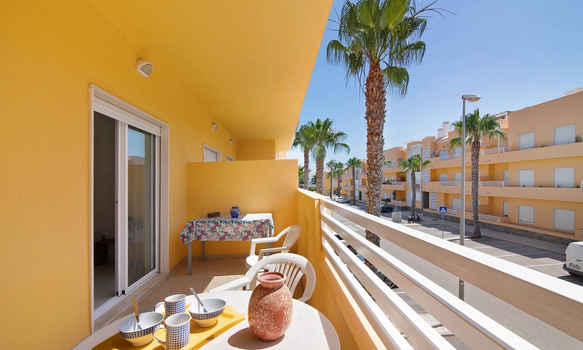 Conceicao e Cabanas de Tavira Apartment | Apartment 'Royal Cabanas Golf 88' with Shared Pool, Shared Garden and Air Conditioning