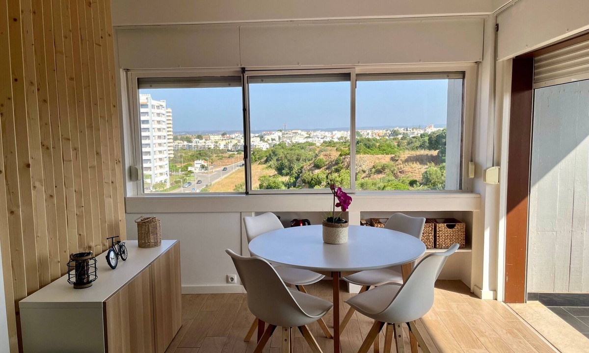 Alvor Apartment | Apartment 'Sunset' with Sea View, Wi-Fi and Air Conditioning
