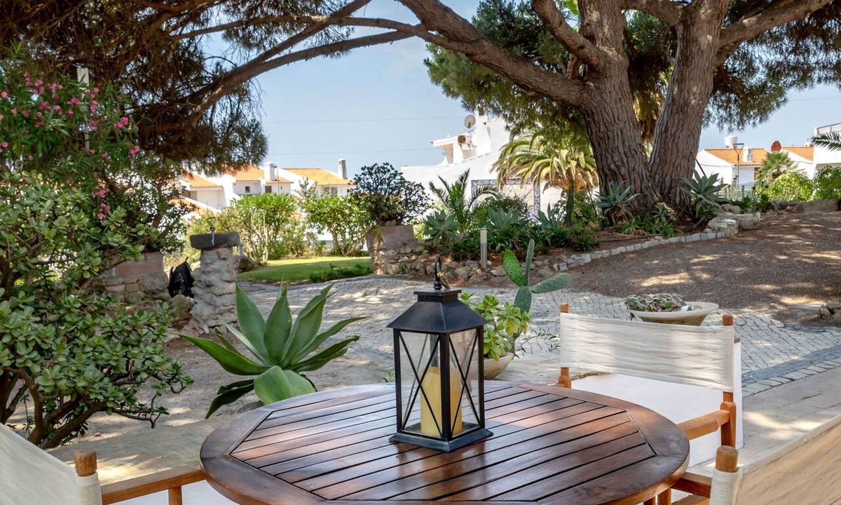 Patio House | Apartment with a terrace and a view of the garden