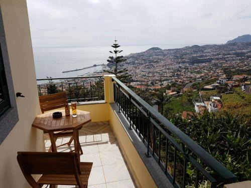 Santa Maria Maior Apartment | Apartment with beautiful ocean and city view