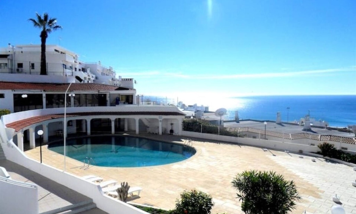 Calicos Apartment | APARTMENT WITH OCEAN VIEW (WEEKLY RENTAL)
