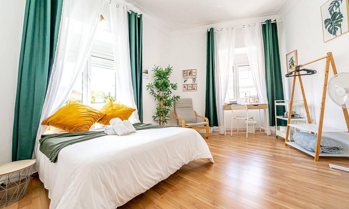 Mina House | April Square Guesthouse by Lisbon with Sintra