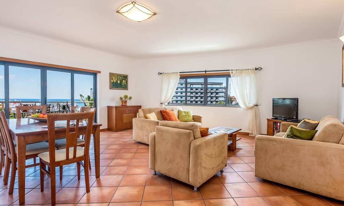 Ameijeira Apartment | Apt. Cecelia, with pool and a 5 mt walk to the beach
