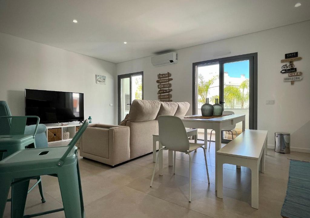 Pera Apartment | Apt IM - With pool, wifi and parking