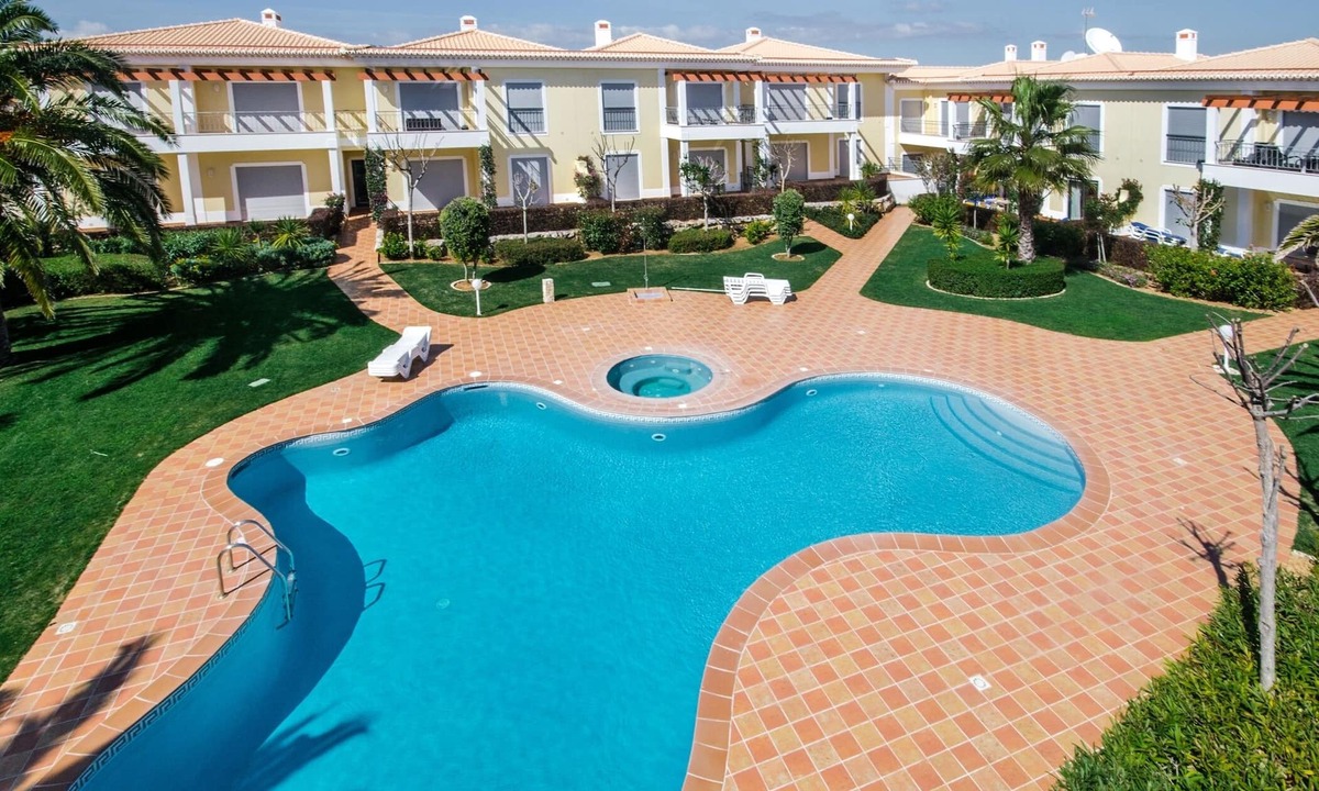 Porto de Mos Apartment | Apt. Sanctuary, with pool and near the Porto de Mós beach