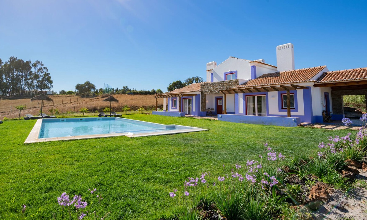 Santiago do Cacem Cottage | Ares do Monte - Rural Tourism - Sunflower Suite (2 Adults + 1 Child)