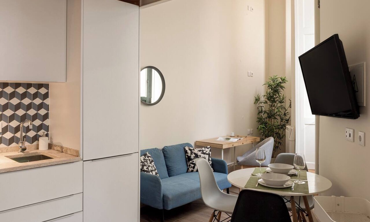 Mouraria Apartment | Arroios Urban Studio with Mezzanine
