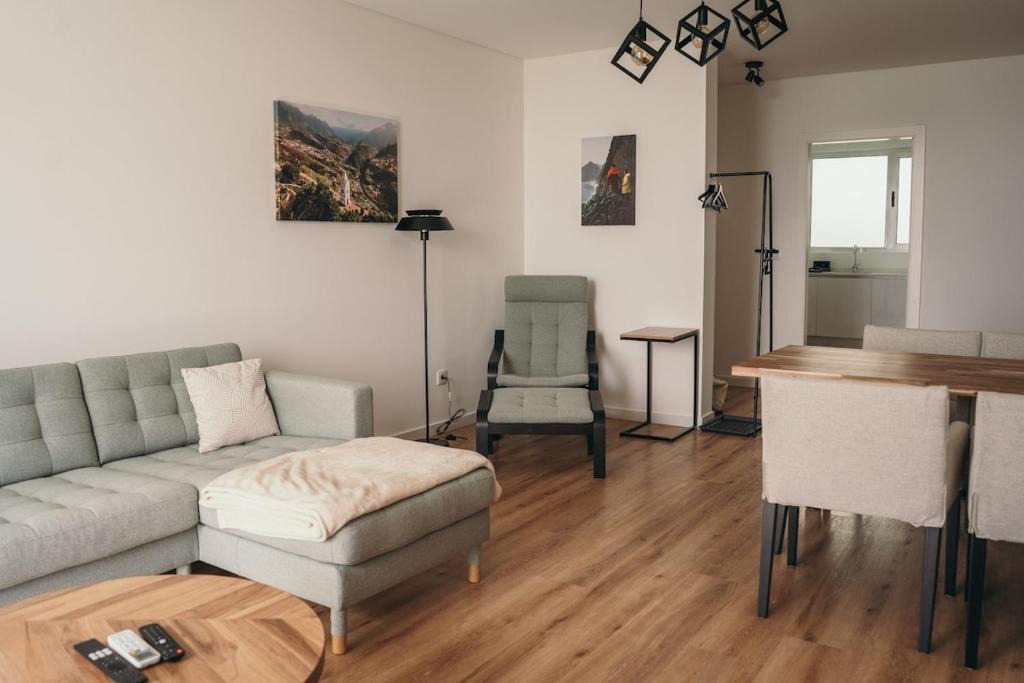 Estreito de Camara de Lobos Apartment | Atlantic Hideout 2 bedroom in Madeira